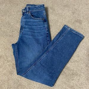 American Eagle Medium Wash Mom Jeans Size 6